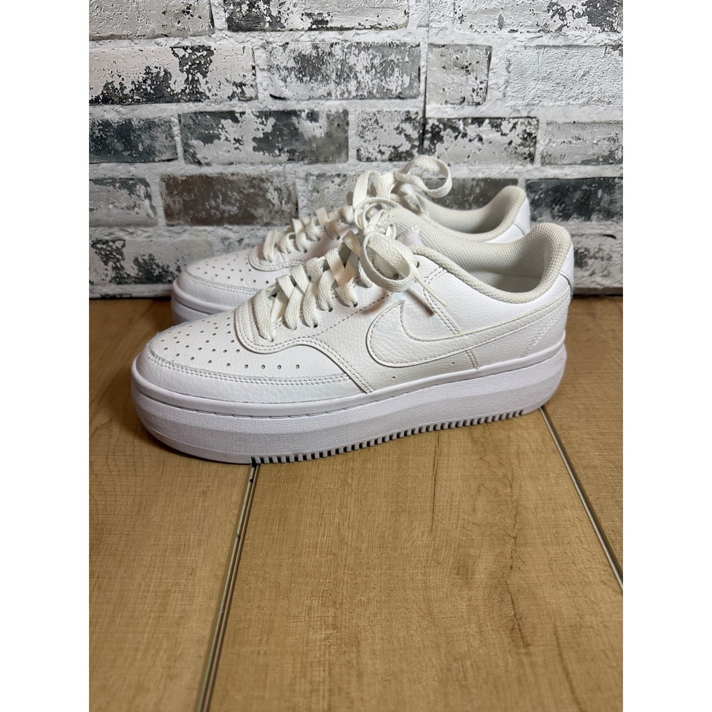 Nike Court Vision Alta Sneakers Womens 9 White Platform DM0113-100